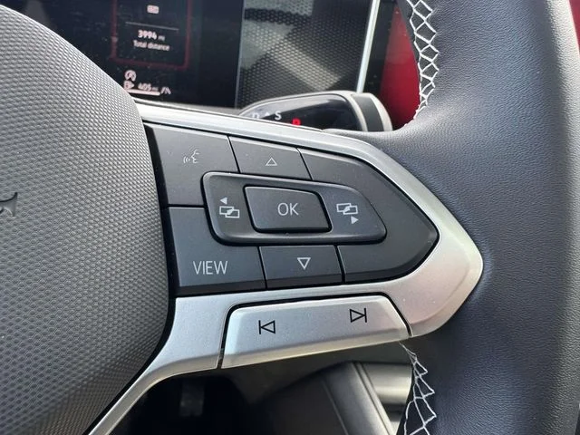 2025 Volkswagen Tiguan SE - Photo 32