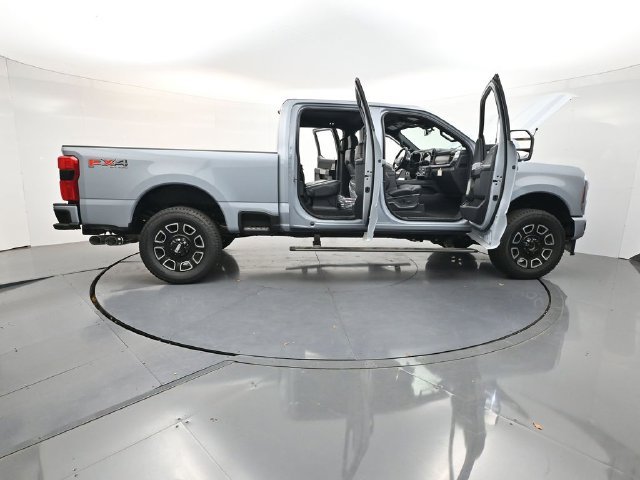 New 2026 Glacier Gray Metallic Tri-Coat Ford F-250® Platinum® image 54