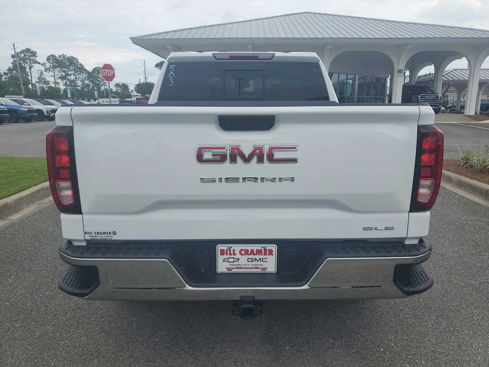 New 2026 Summit White GMC SLE image 4