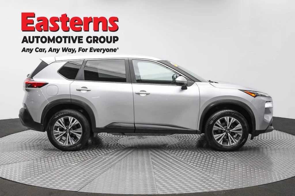 Used 2022 Silver Nissan SV image 4
