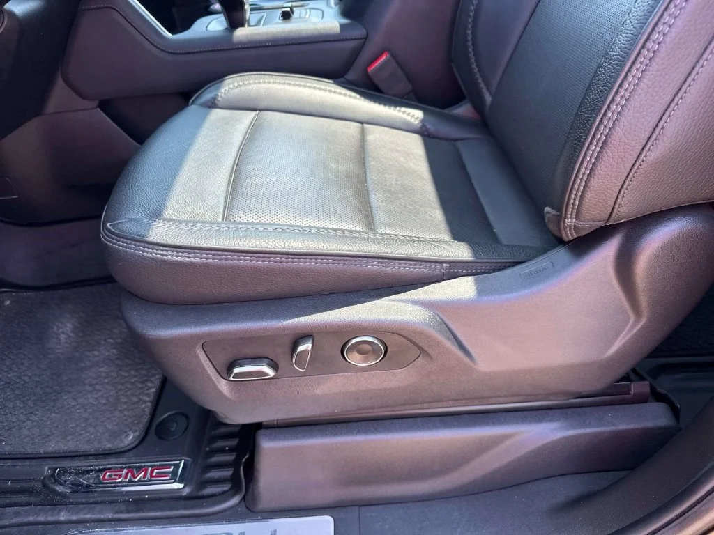 Used 2024 Black GMC Denali image 27
