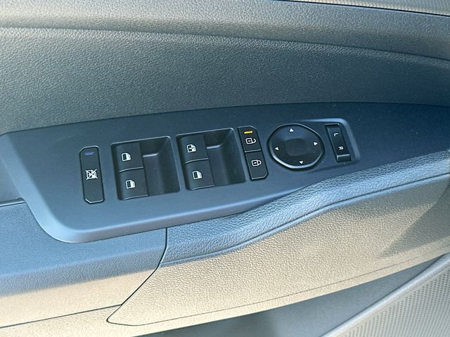 New 2026 Steel Gray Kia LX image 17