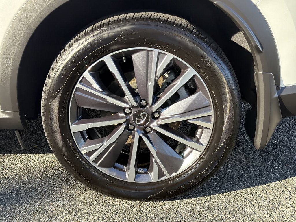 Certified Used 2026 White INFINITI LUXE image 11