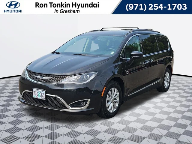2017 Chrysler Pacifica Touring L