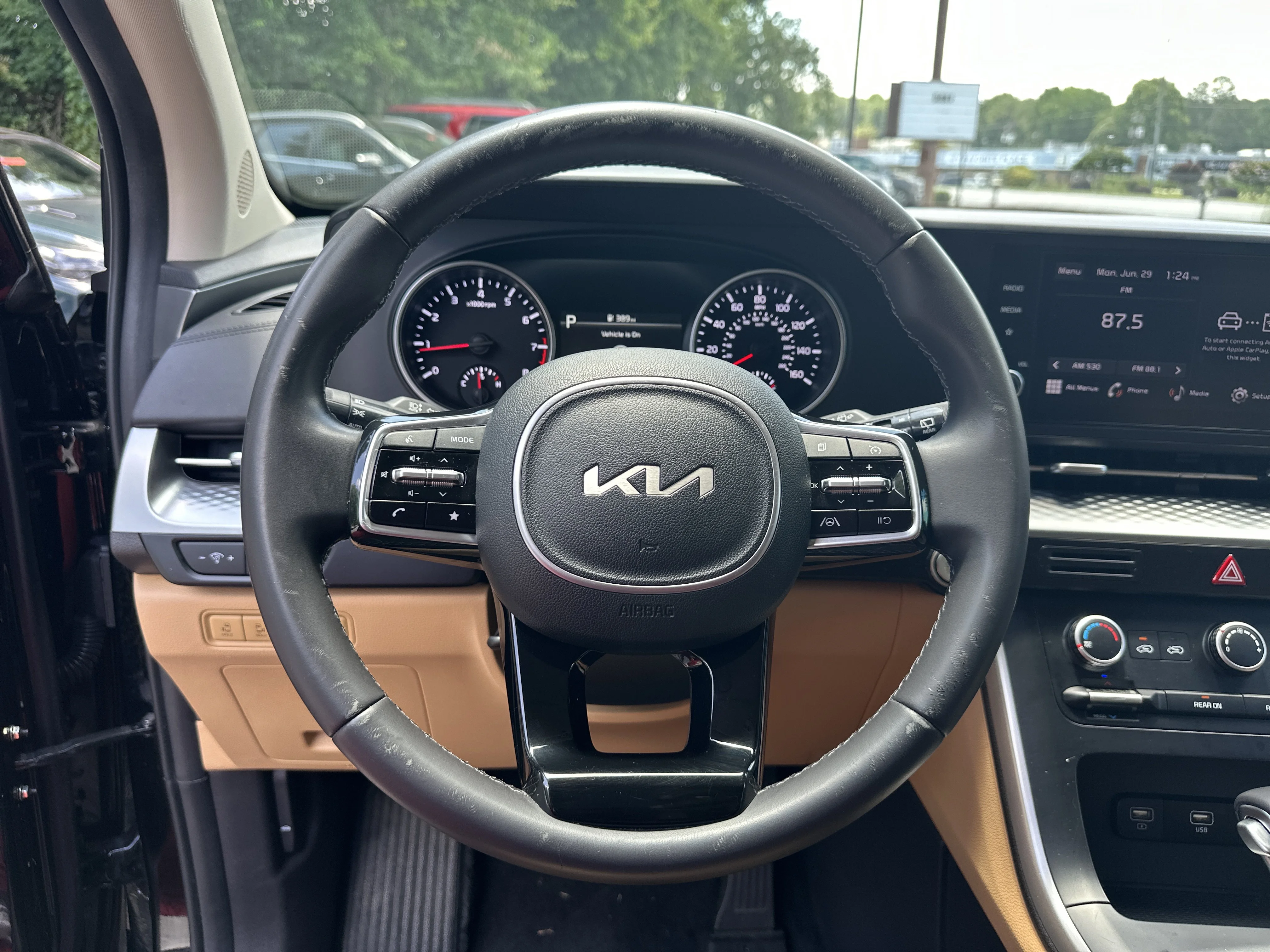 Certified Used 2024 Aurora Black Pearl Kia LX image 29