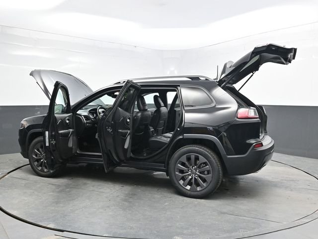 Used 2021 Black Jeep Latitude Lux image 38