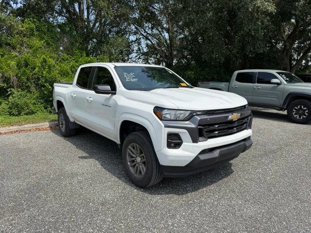 Used 2024 Summit White Chevrolet LT image 2
