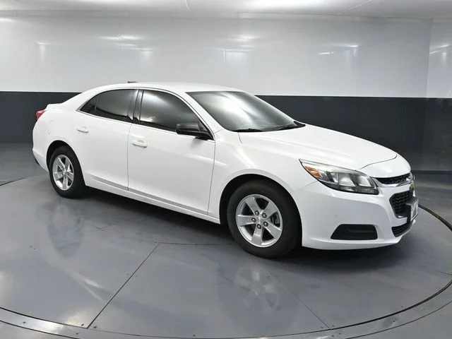 Used 2015 White Chevrolet LS image 1