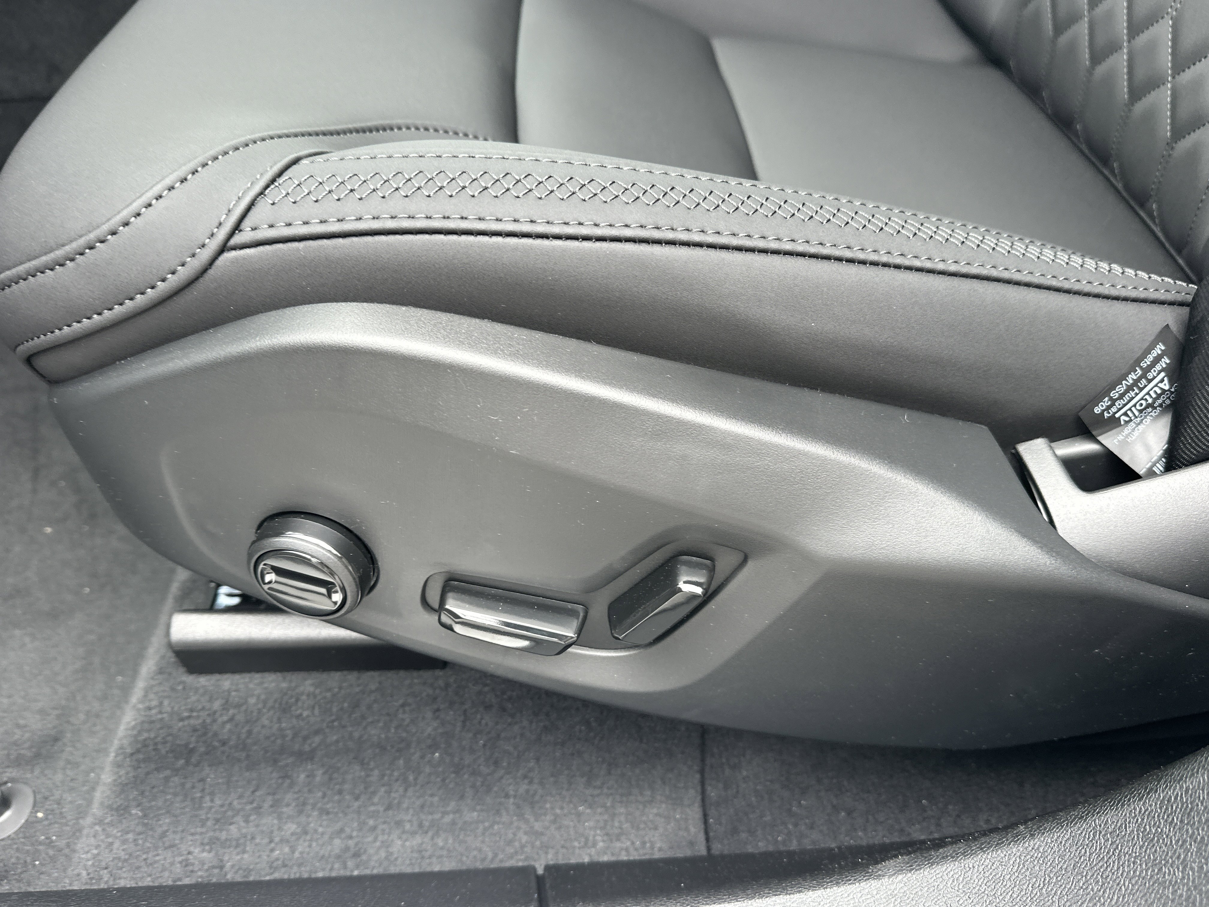 2026 Volvo XC90 Core - Photo 18