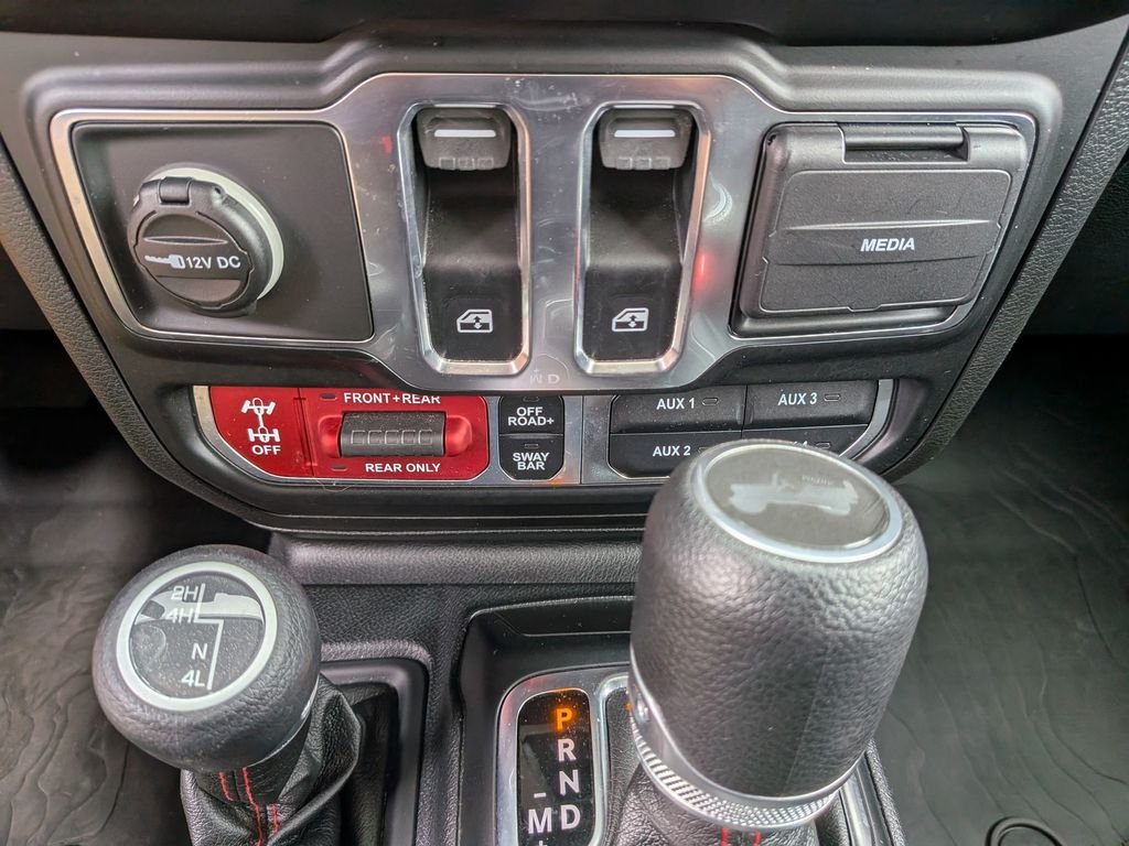 Used 2021 Bright White Clearcoat Jeep Rubicon image 20