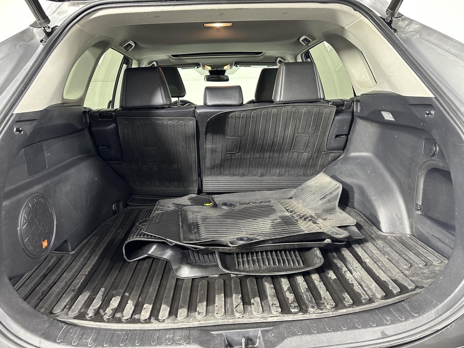 Used 2021 Silver Sky Metallic Toyota XLE Premium image 17