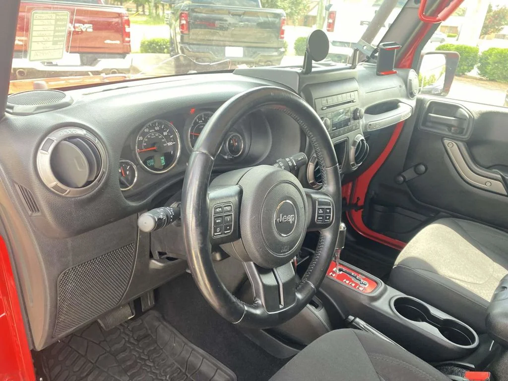 Used 2015 Red Jeep Sport image 19
