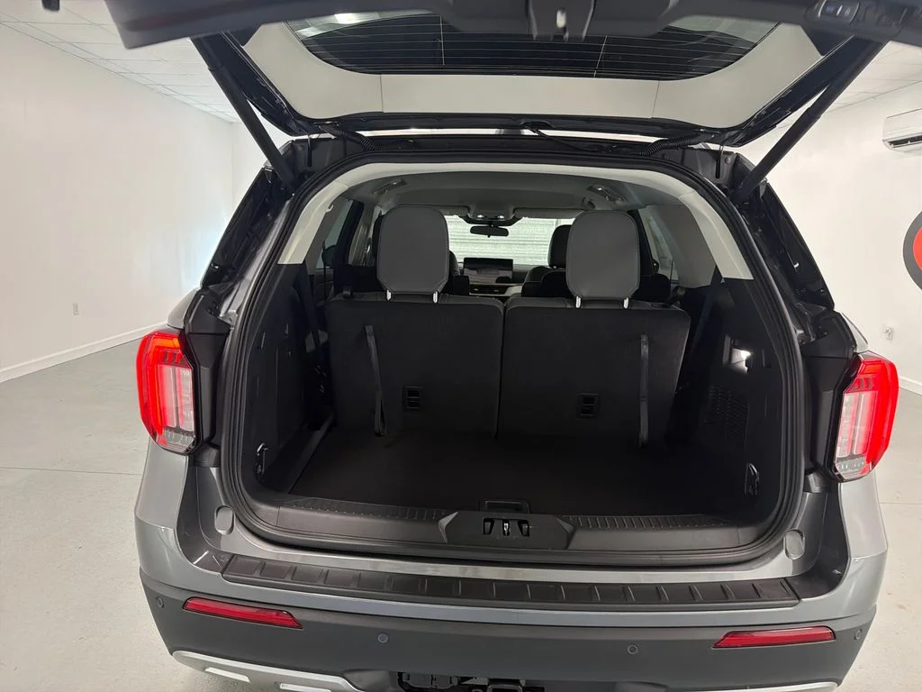 New 2026 Carbonized Gray Metallic Ford Active image 8