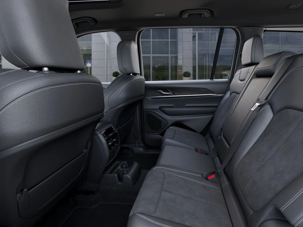 New 2026 Baltic Gray Metallic Clear-Coat Exterior Paint Jeep Altitude image 23