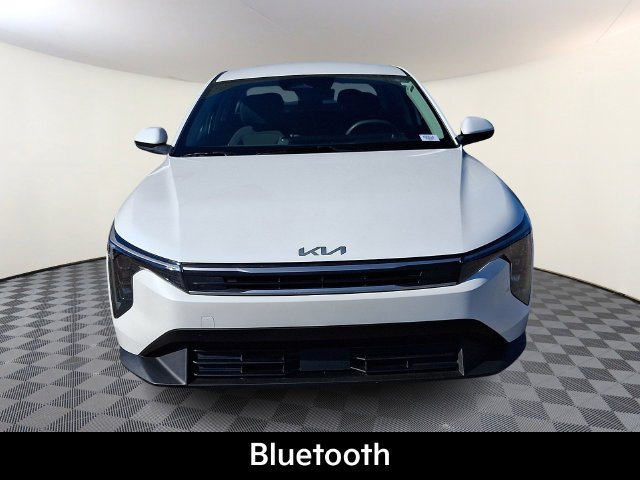 Used 2025 White Kia LXS image 2
