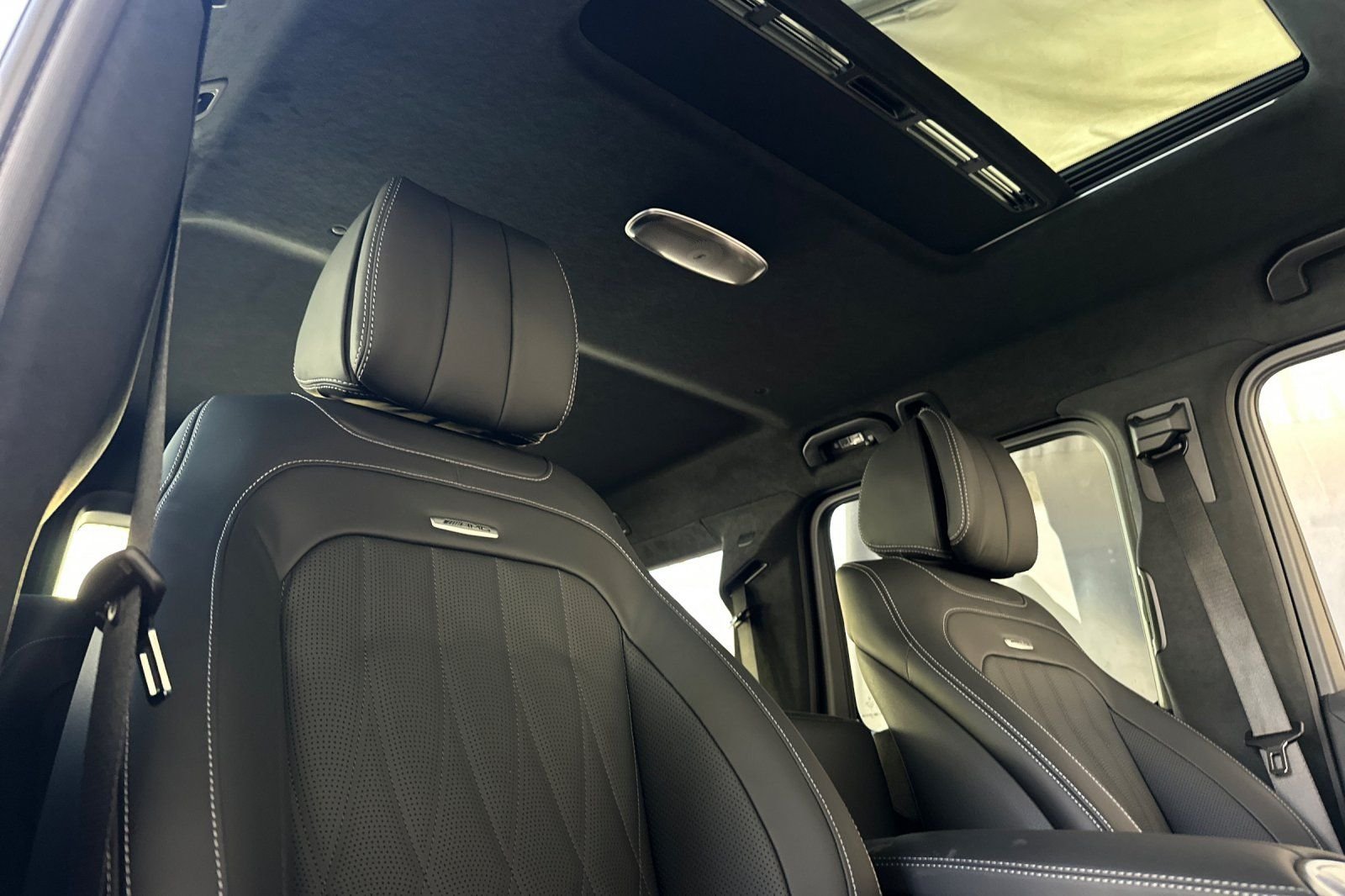 New 2026 MANUFAKTUR Moonlight White Metallic Mercedes-Benz G 63 AMG® image 34
