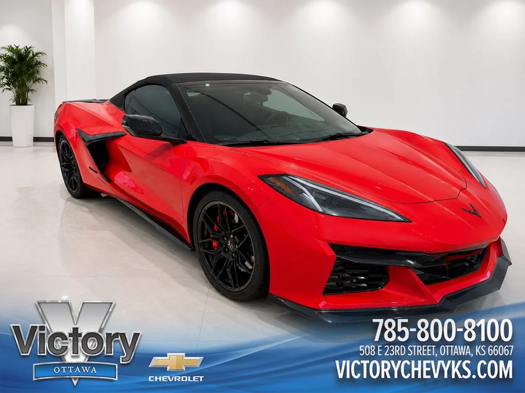 Used 2024 Red Chevrolet Z06 image 1