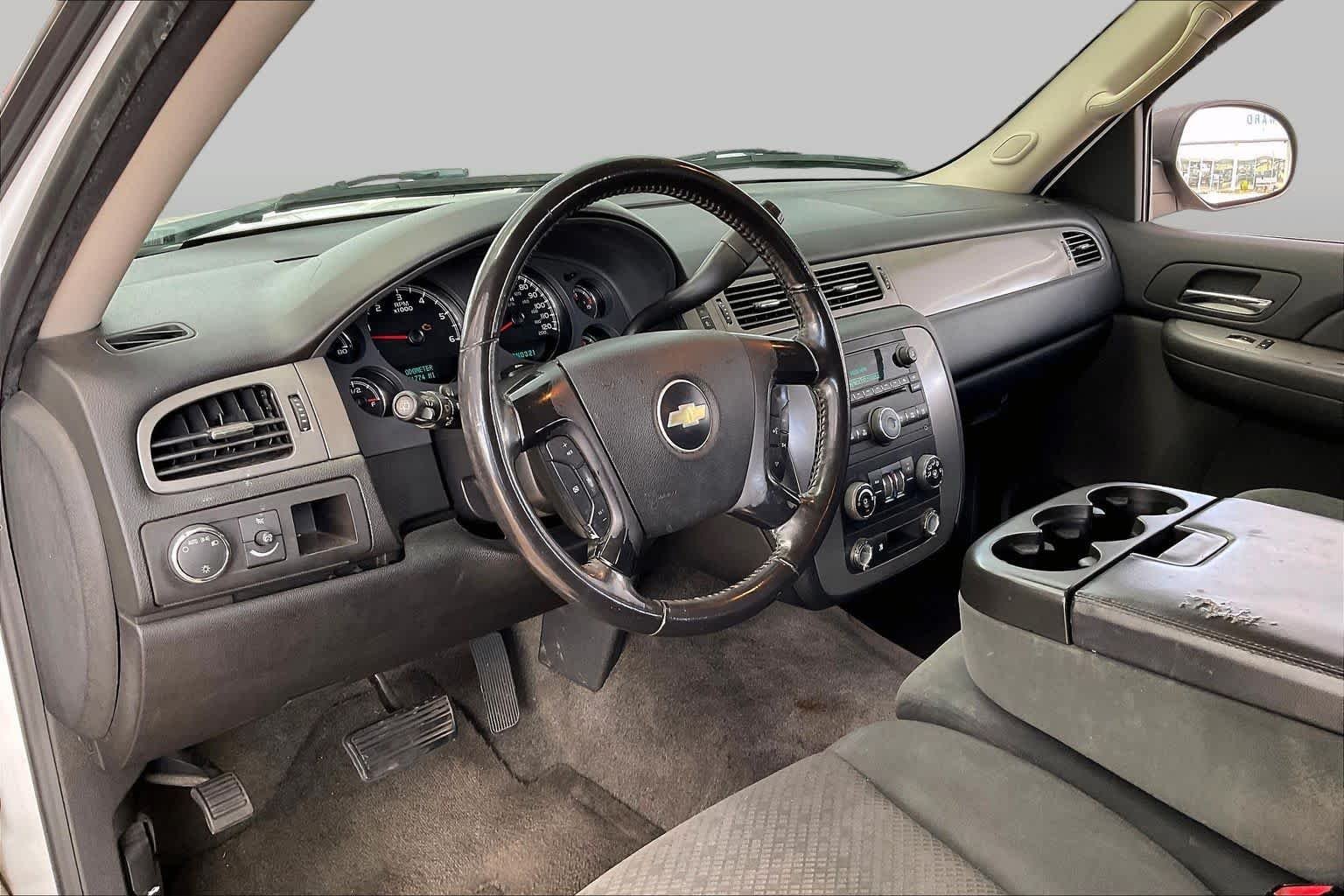 Used 2008 SUMMIT WHITE Chevrolet LS image 14