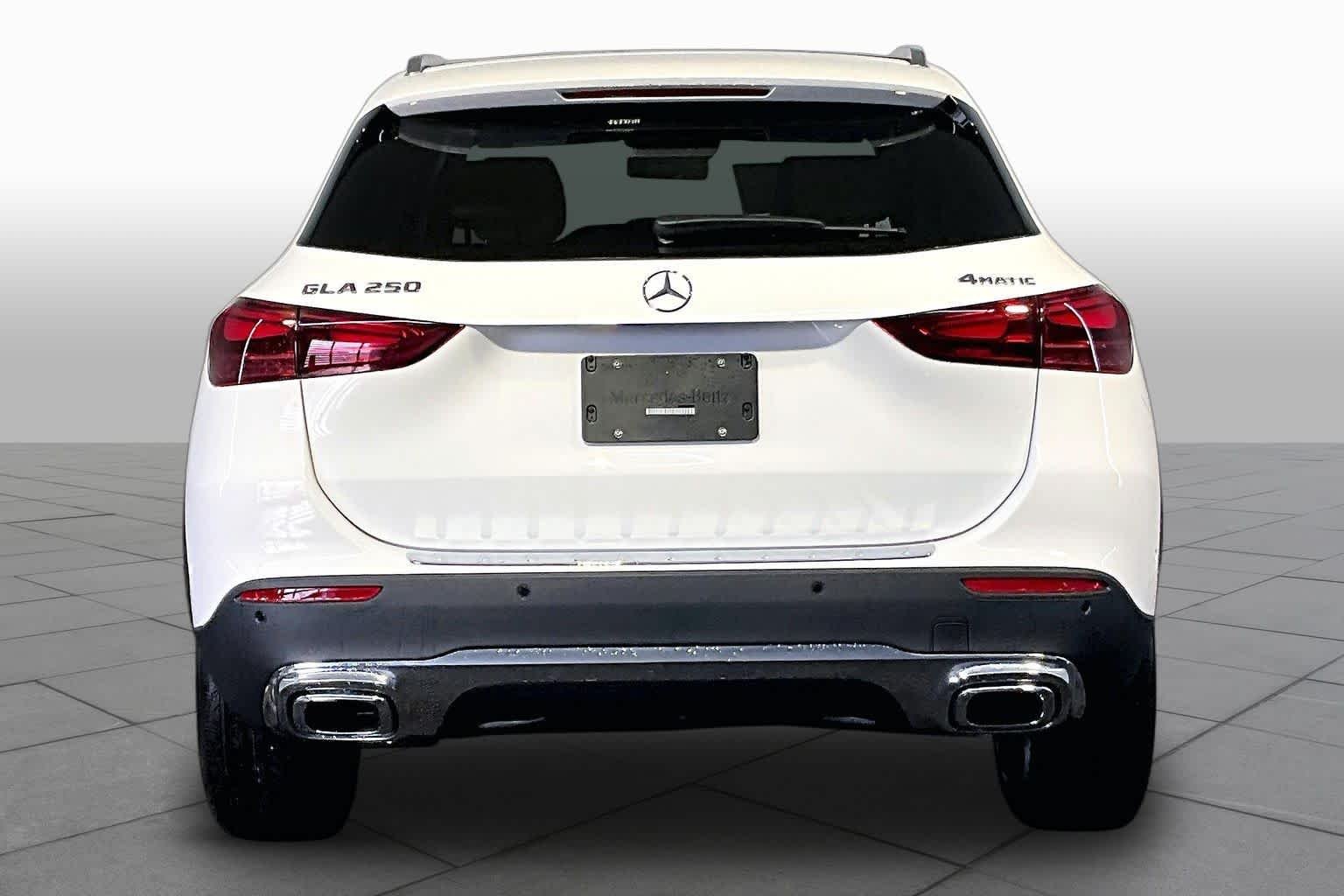 New 2026 Polar White Mercedes-Benz GLA 250 image 4