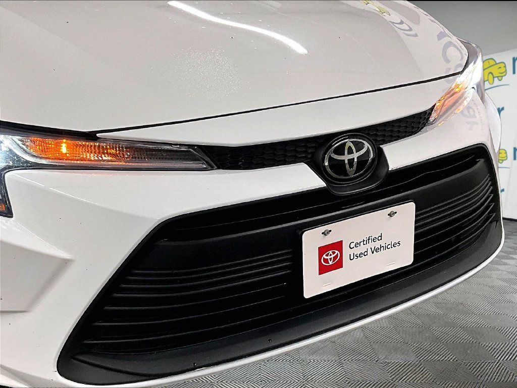Used 2024 White Toyota LE image 29