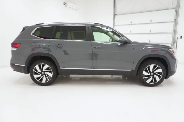 New 2026 Pure Gray Volkswagen 2.0T SEL image 4