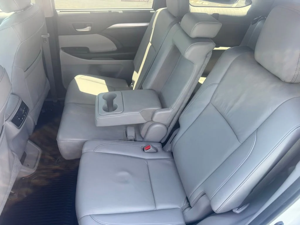 Certified Used 2019 Blizzard Pearl Toyota XLE image 35