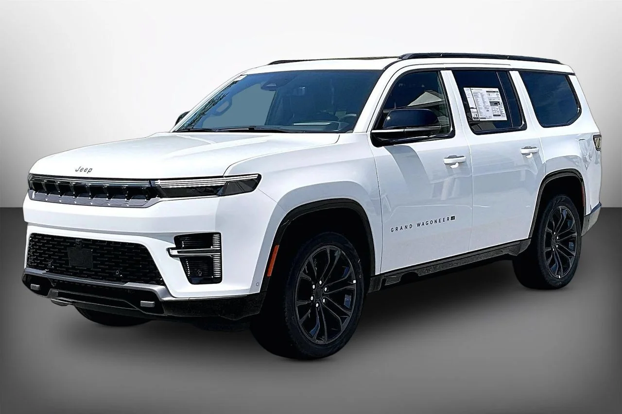 New 2026 Bright White Clearcoat Jeep Summit Reserve image 4