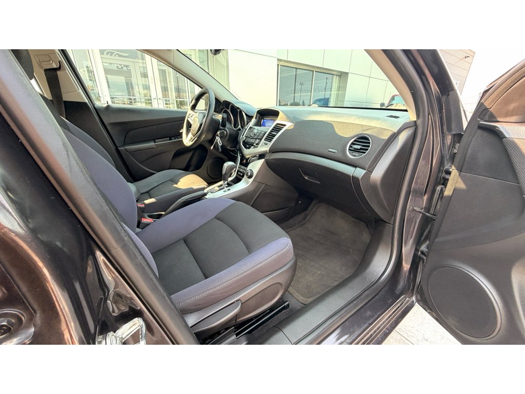 Used 2015 Gray Chevrolet LT image 9