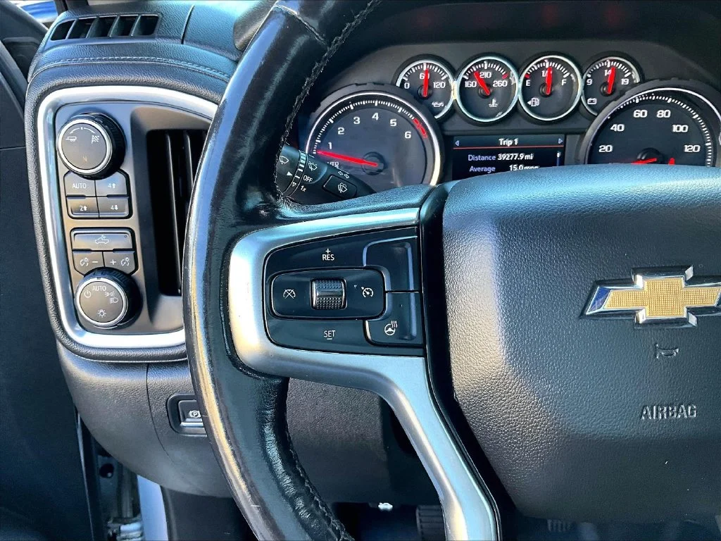 Used 2019 Silver Ice Metallic Chevrolet LT image 23