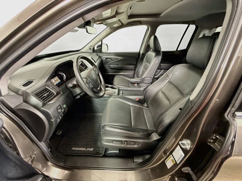 Used 2022 Pacific Pewter Metallic Honda RTL-E image 20