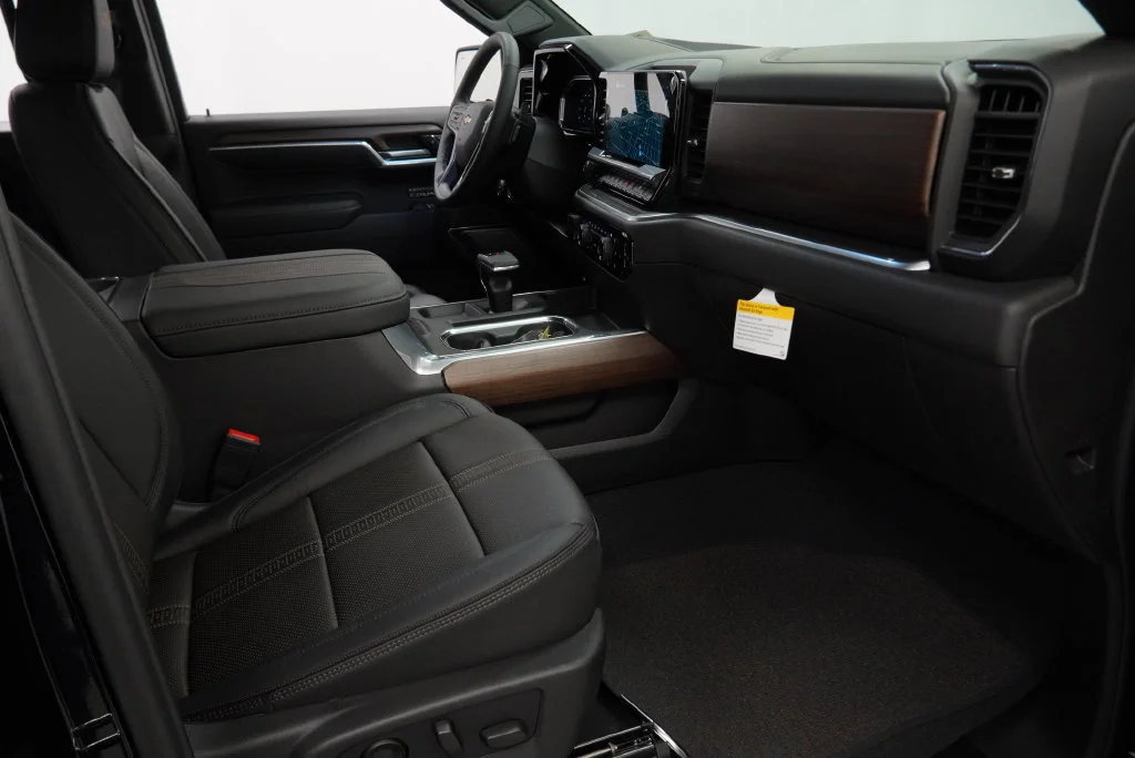 New 2026 Black Chevrolet High Country image 38