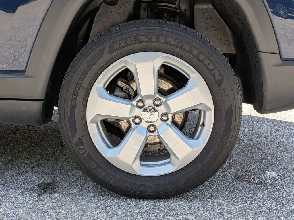 Used 2021 Blue Jeep Latitude image 25