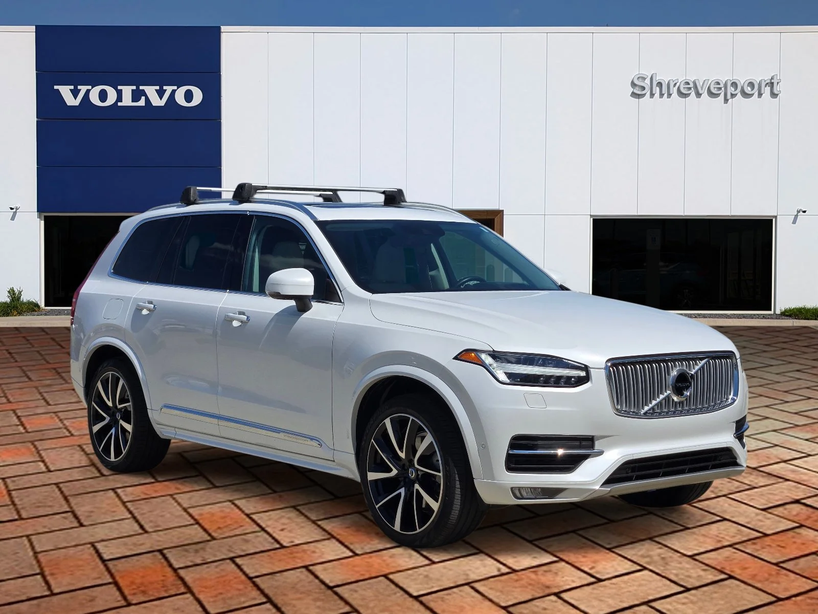 Used 2019 Crystal White Pearl Volvo Inscription image 3