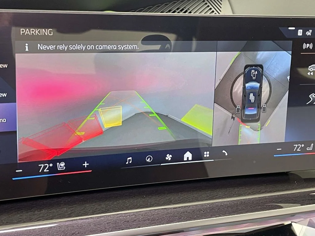 New 2026 Black BMW xDrive60 image 25
