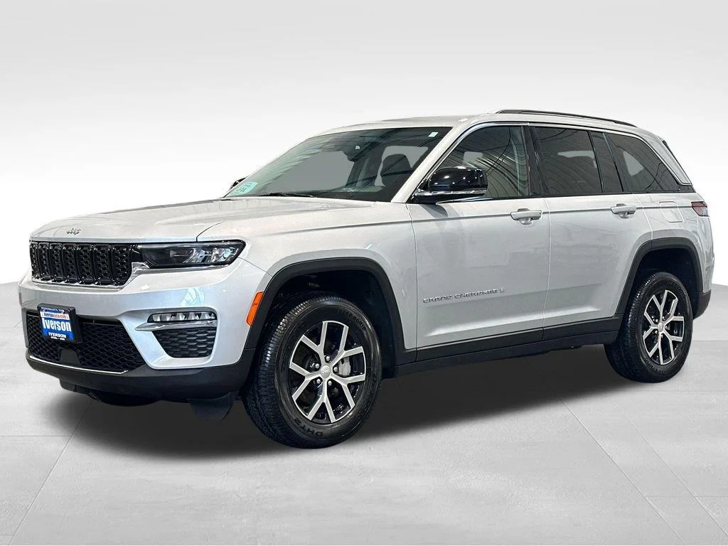 Used 2024 Silver Zynith Jeep Limited image 6