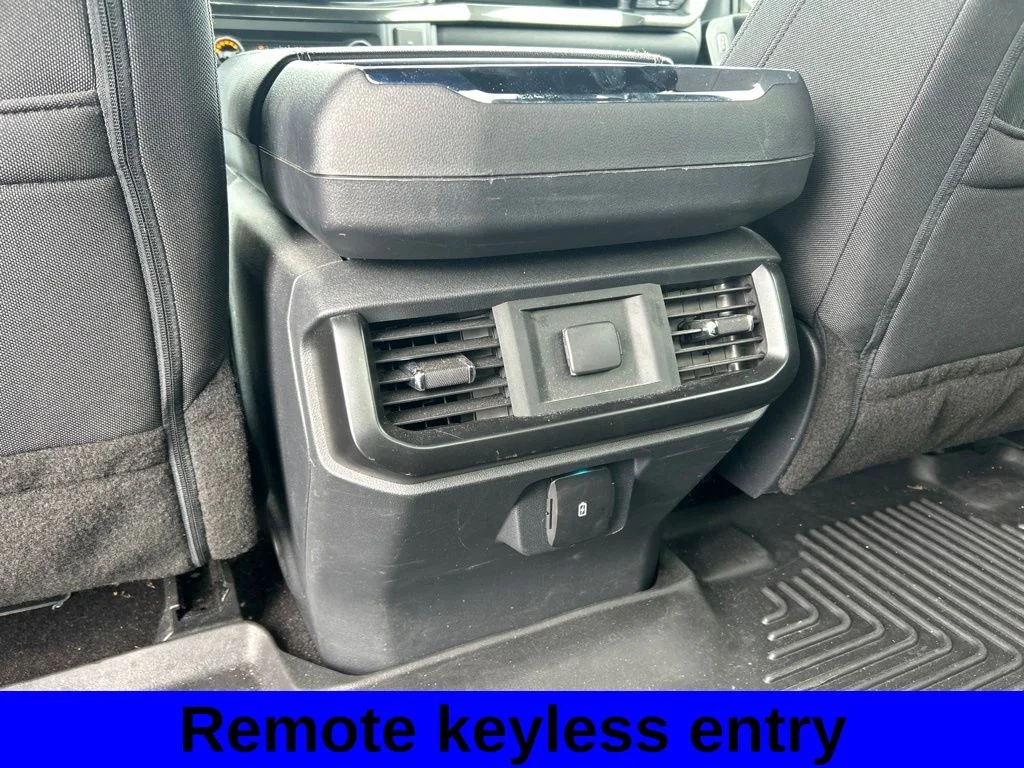 Used 2021  Ford XL image 8