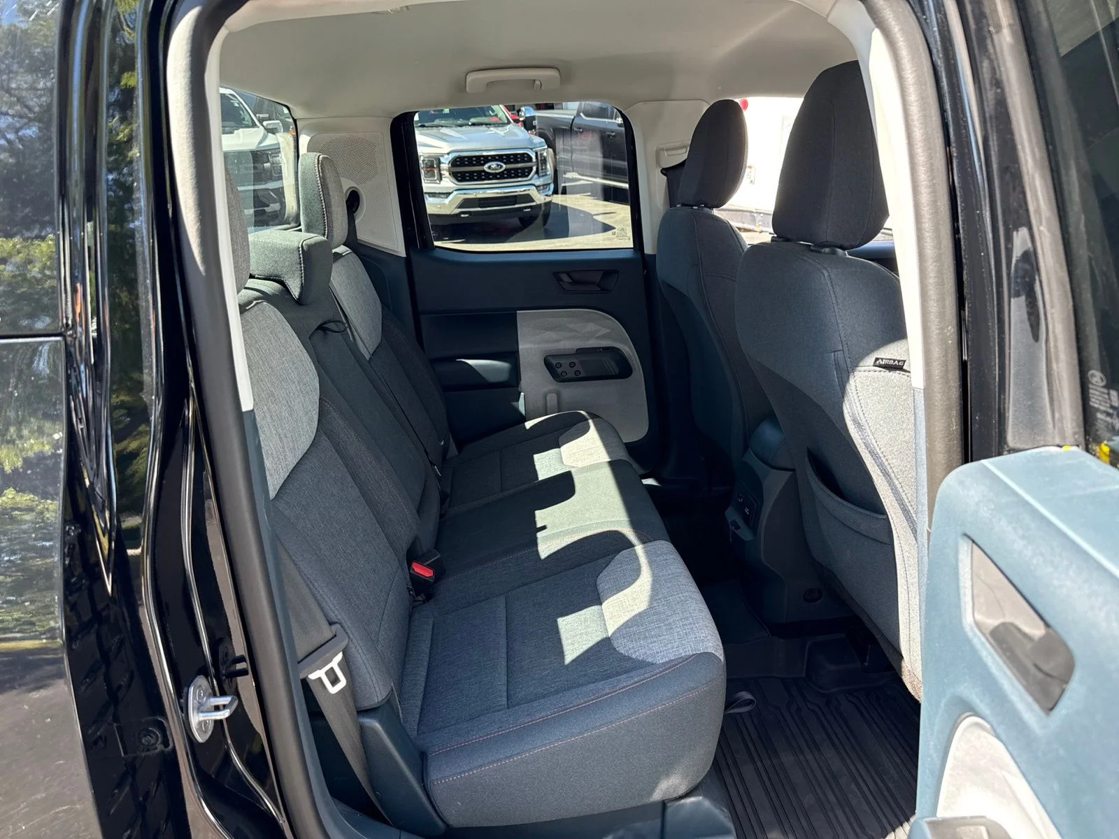 Used 2022 Black Ford XLT image 9