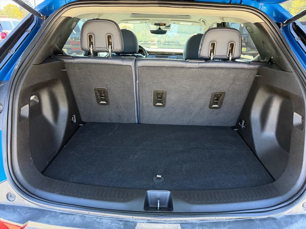 Used 2022 Blue Chevrolet Premier image 30