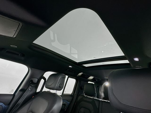 Used 2022  Land Rover X-Dynamic HSE image 22