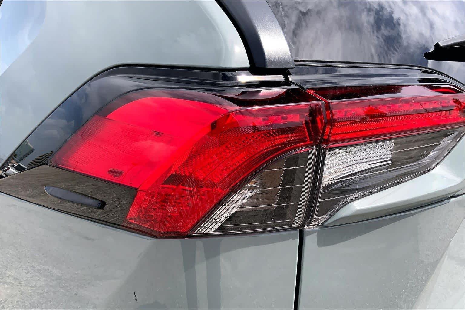 Used 2023 Lunar Rock Toyota XLE Premium image 28
