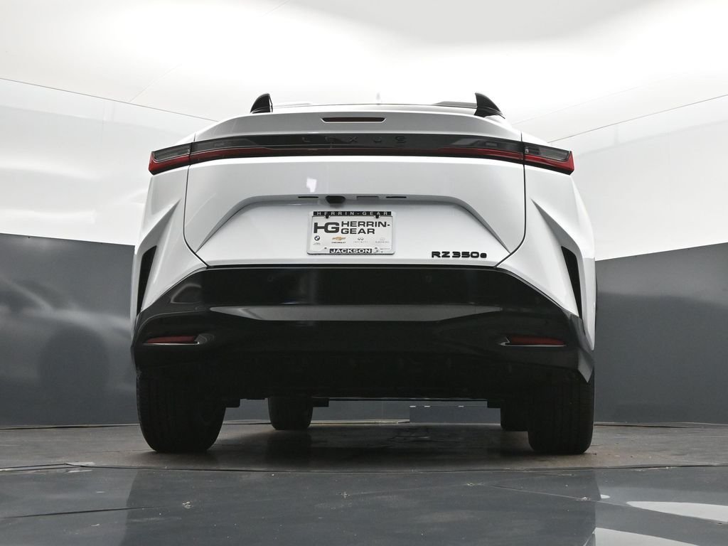 New 2026 Oxygen White Lexus  350e PREMIUM image 41