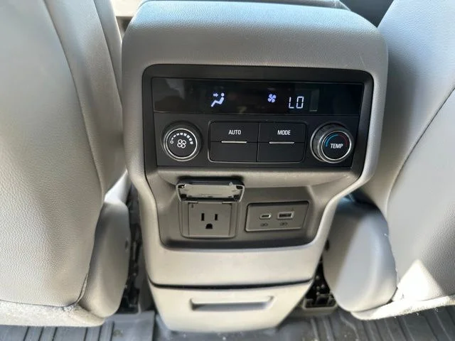 Used 2023 White GMC SLT image 25