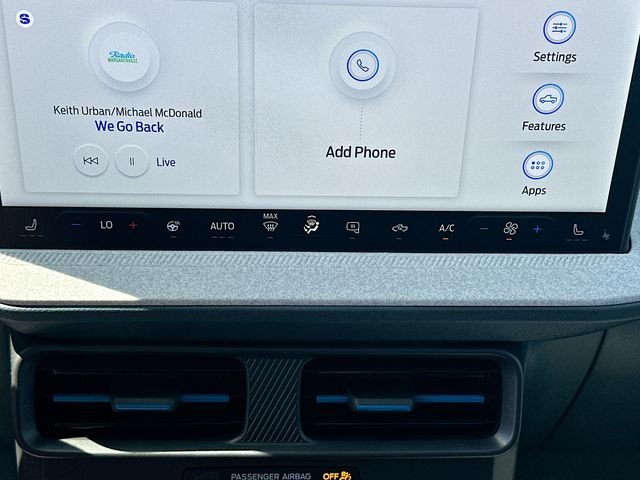 New 2026 Oxford White Ford XLT image 16