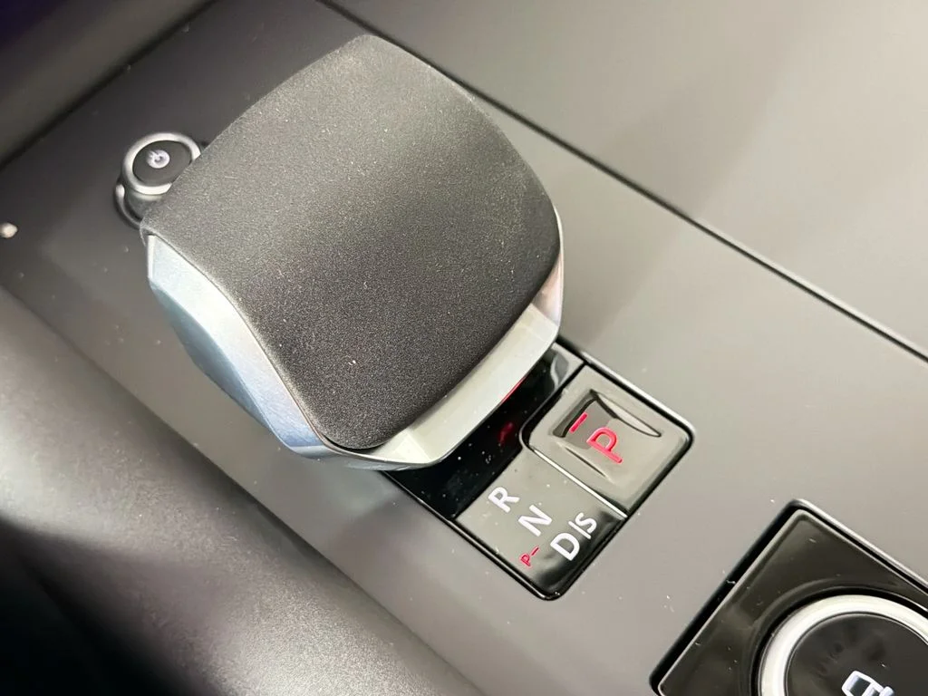 New 2026 Fuji White Land Rover S image 17