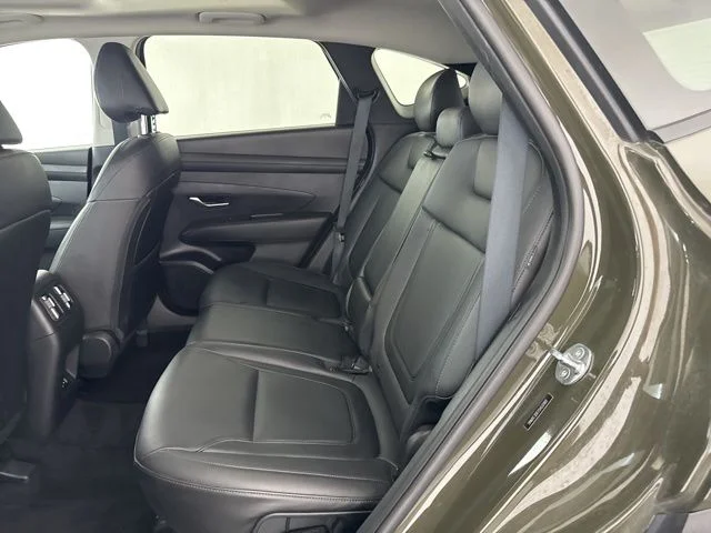 Used 2025 Green Hyundai SEL Convenience image 27