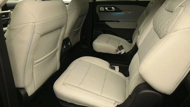 New 2026 Rapid Red Metallic Tinted Clearcoat Ford Platinum™ image 10
