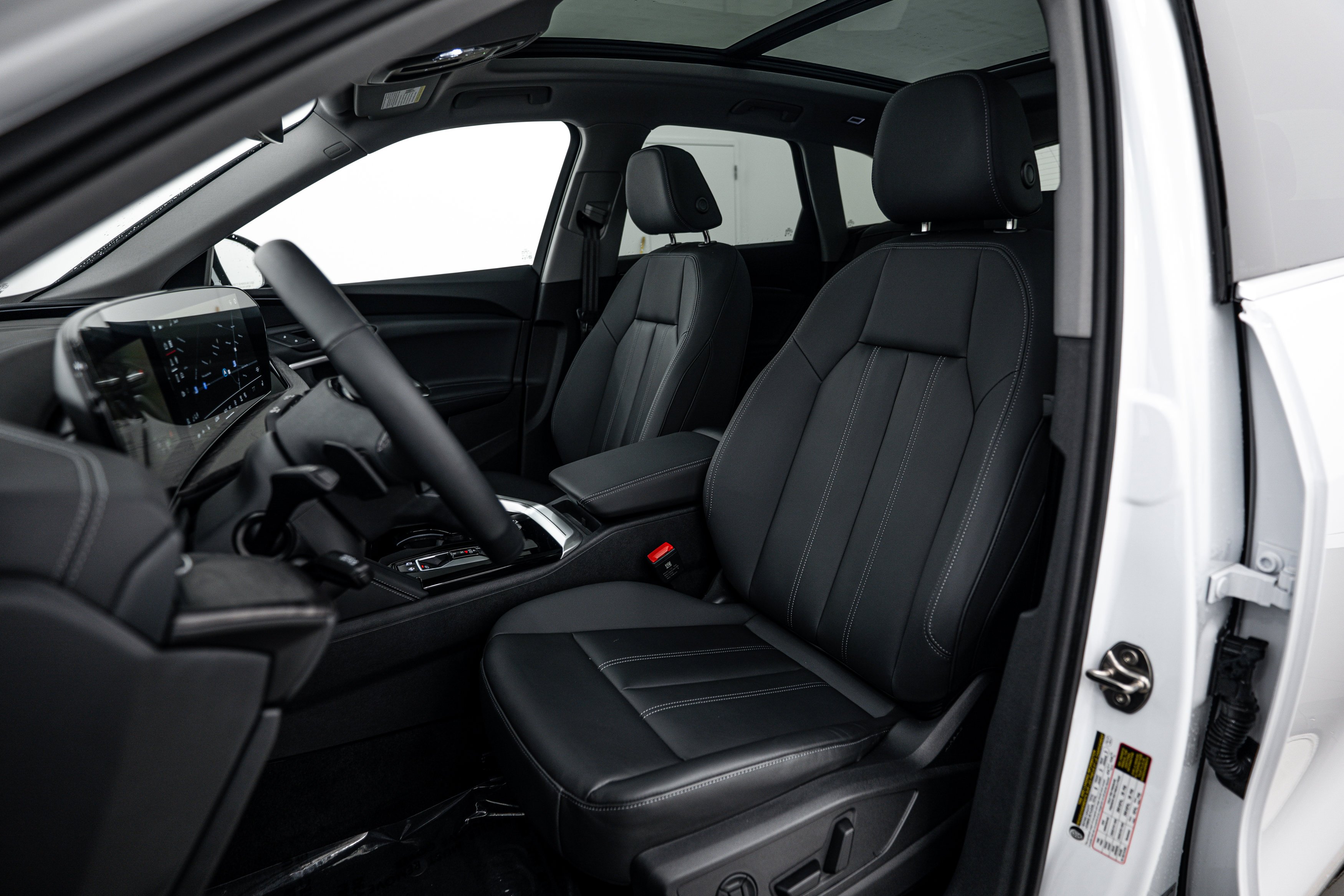 Used 2025 Arkona White Audi Premium image 15