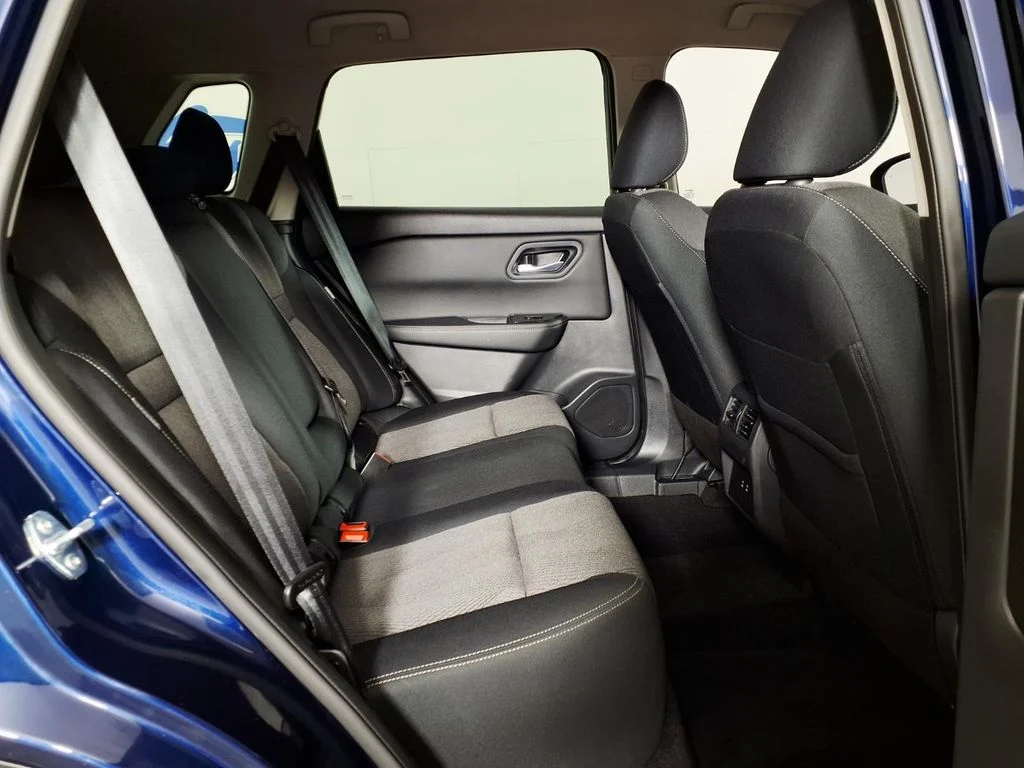 Used 2025 Blue Nissan SV image 11