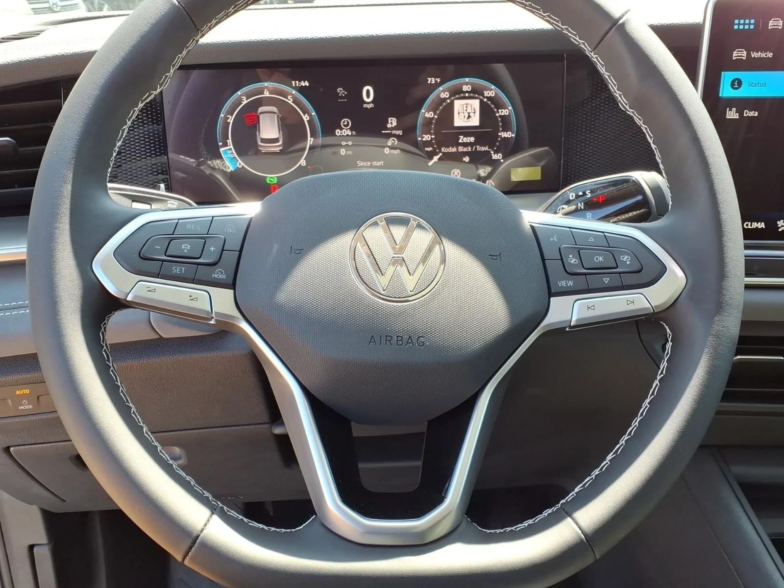 New 2026 Pure White Volkswagen 2.0T SE image 24