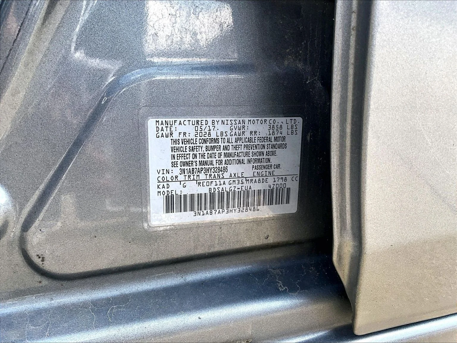 Used 2017 Gray Nissan SL image 3